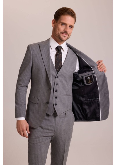 Erkek Açık Gri Slim Fit Sivri Yaka Yelekli Yün Takım Elbise