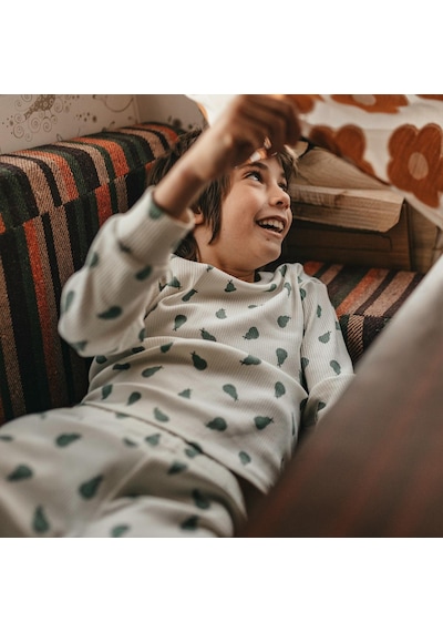 Antebies Organik Gri Yeşil Armut Desenli Beli Lastikli Uzun Kollu Erkek Çocuk Pijama Takımı