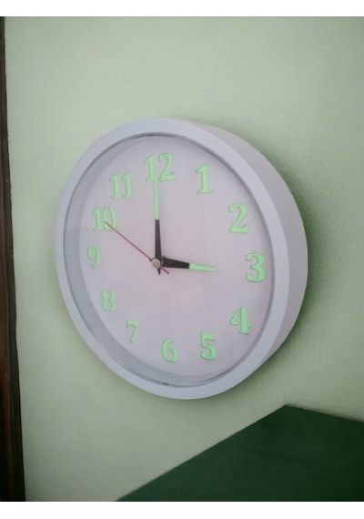 Fosforlu Gece Karanlıkta 5 Saat Parlayan Duvar Saati Çap 22 Cm Beyaz