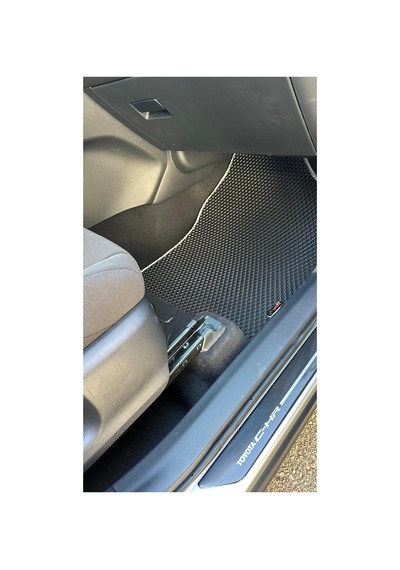 Toyota C-hr 2024 +topukluk +2 Logo Görseldeki Gibi Gelmektedir Siyah