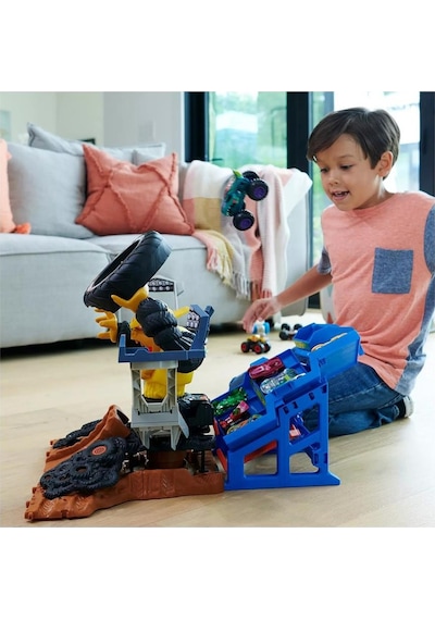 Mattel Hot Wheels Monster Trucks Arenada Şampiyonluk Mücadelesi Oyun Seti Hpn71