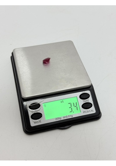 Faset Kesim Kırmızı Safir Taşı 3,4 Karat