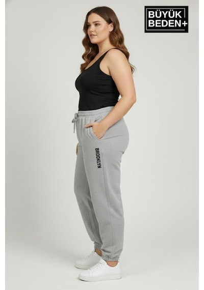 Süperlife Kadın Büyük Beden Brooklyn Baskılı Paça Lastikli Jogger İnce Eşofman Altı Spr26beak951-2 Gri Süperlife Kadın Büyük Beden Brooklyn Baskılı Paça Lastikli Jogger İnce Eşofman Altı Spr26beak951-2 Gri