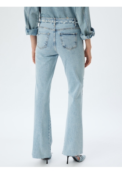 Koton İspanyol Paça Kot Pantolon Düğmeli Normal Bel Slim Fit - Flare Jean Açık İndigo 5wal40054md Açık İndigo Koton İspanyol Paça Kot Pantolon Düğmeli Normal Bel Slim Fit - Flare Jean Açık İndigo 5wal40054md Açık İndigo