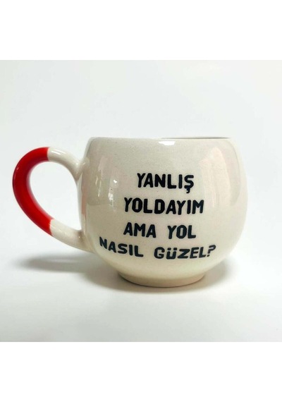 Yanlış Yoldayım Ama Yol Nasıl Güzel Baskılı Turuncu Kulplu Balon Kupa