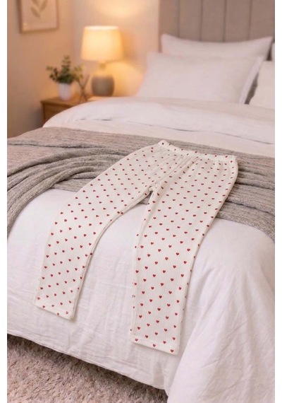 Kadın Pamuklu Desenli Kaşkorse Pijama Takımı Kırmızı Kalpli