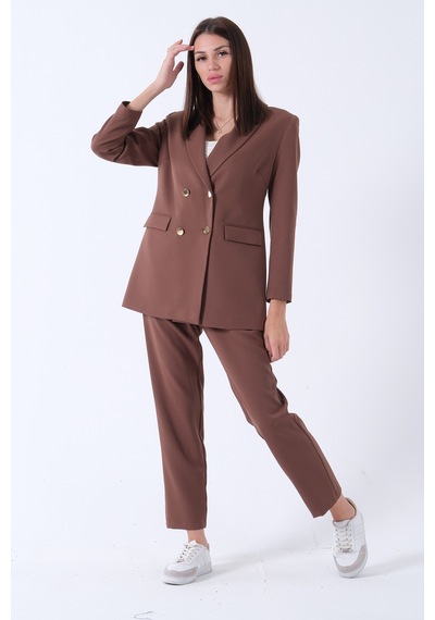 Feminist Açık Kahverengi Kadın Dört Düğmeli Kruvaze Blazer Ceket & Pantolon Takım 0106305 Feminist Açık Kahverengi Kadın Dört Düğmeli Kruvaze Blazer Ceket & Pantolon Takım 0106305