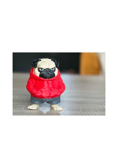 Kapüşonlu Pug Figürü 10cm