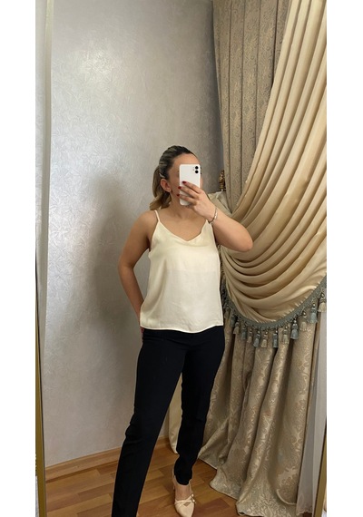 İlayla Saten Askılı Bluz Krem