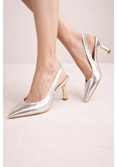 Modaonn Kadın Sivri Burun Zımbalı Slingback İnce Topuk Ayakkabı Gümüş