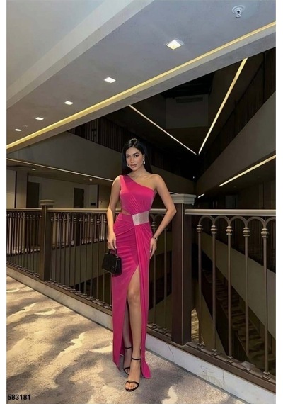 Lior Design Kadın Trend Model Sandy Kumaş Tek Omuz Balık Kesim Abiye Elbise Pembe