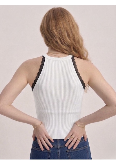 Neden Tekstil Kadın Dantel Detaylı Halter Yaka Fitilli Triko Bluz - Beyaz
