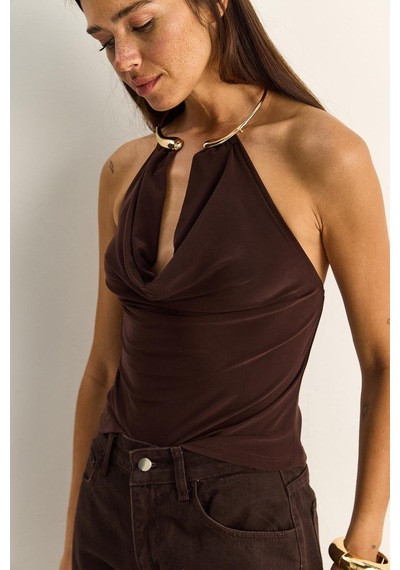 Shade Kadın Halter Yaka Metal Aksesuarlı Degaje Bluz 2307 60286131 - Acı Kahve Çok Renkli
