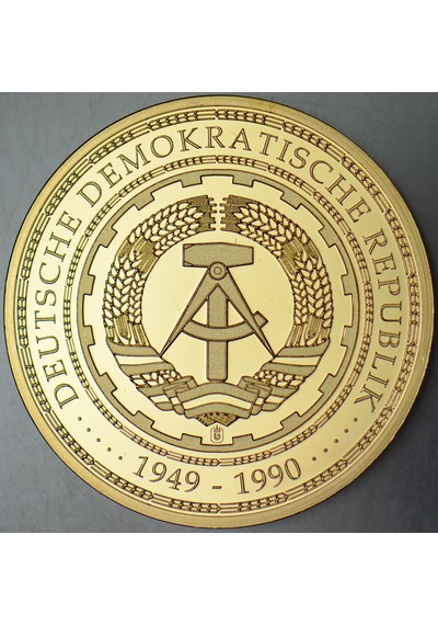 Doğu Almanya Madalyon 1949-1990 Berlin Cumhuriyet Sarayı. Renkli 33 Mm Çil.