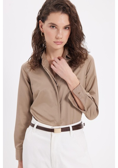 Tudors Kadın Slim Fit Dar Kesim Vucüda Oturan Uzun Kollu Gizli Düğme Detaylı Koyu Vizon Basic Gömlek-41568 Koyu Vizon