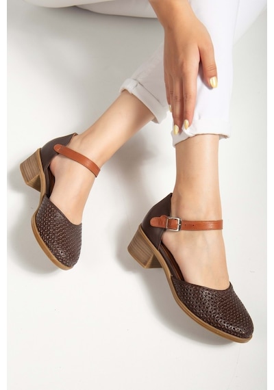 Analin Shoes Kadın Hakiki Deri Burnu Kapalı Delikli Sandalet Kahve