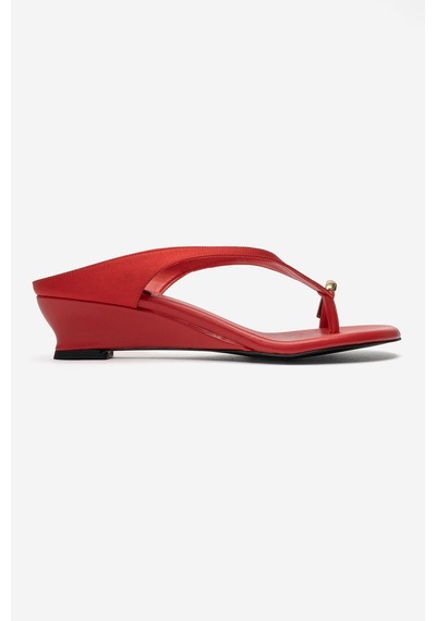 Luvi Shoes Alızee Kırmızı Saten Parmak Arası Tokalı Kadın Mini Dolgu Topuklu Terlik
