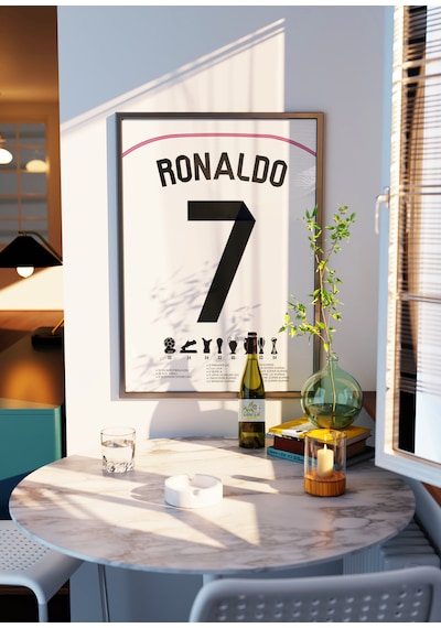 Cristiano Ronaldo 7 Real Forma Tasarımlı Poster Siyah Çerçeveli