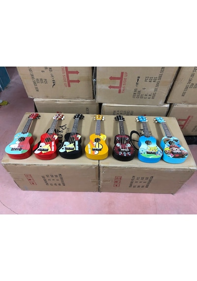 Resimli Soprano Boy Gül Klavye Ve Eşikli Ukulele Gitarlar