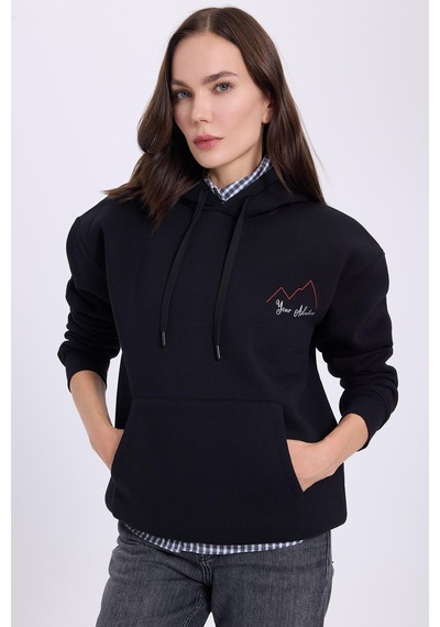 Tudors Kadın Oversize Geniş Kesim Pamuklu Yumuşak Dokulu İçi Polarlı Baskılı Siyah Kapüşonlu Sweatshirt-41535 SiYAH Tudors Kadın Oversize Geniş Kesim Pamuklu Yumuşak Dokulu İçi Polarlı Baskılı Siyah Kapüşonlu Sweatshirt-41535 SiYAH