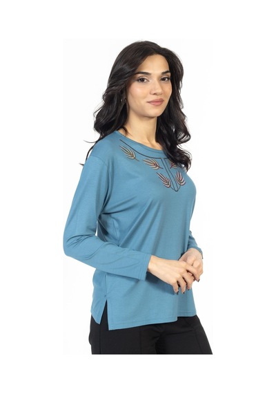 Mutlu City Yeni Model Nakış İşlemeli Yuvarlak Yaka Likralı Anne Penye Bluz 6440-açık Mavi Mutlu City Yeni Model Nakış İşlemeli Yuvarlak Yaka Likralı Anne Penye Bluz 6440-açık Mavi