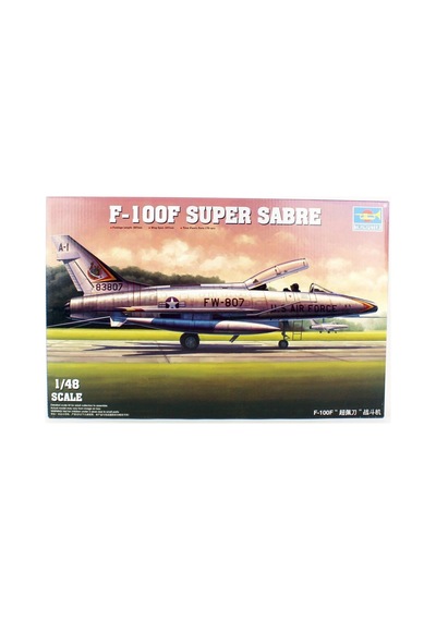 1/48 F-100f Super Sabre Savaş Uçağı Maketi, Trumpeter 02840
