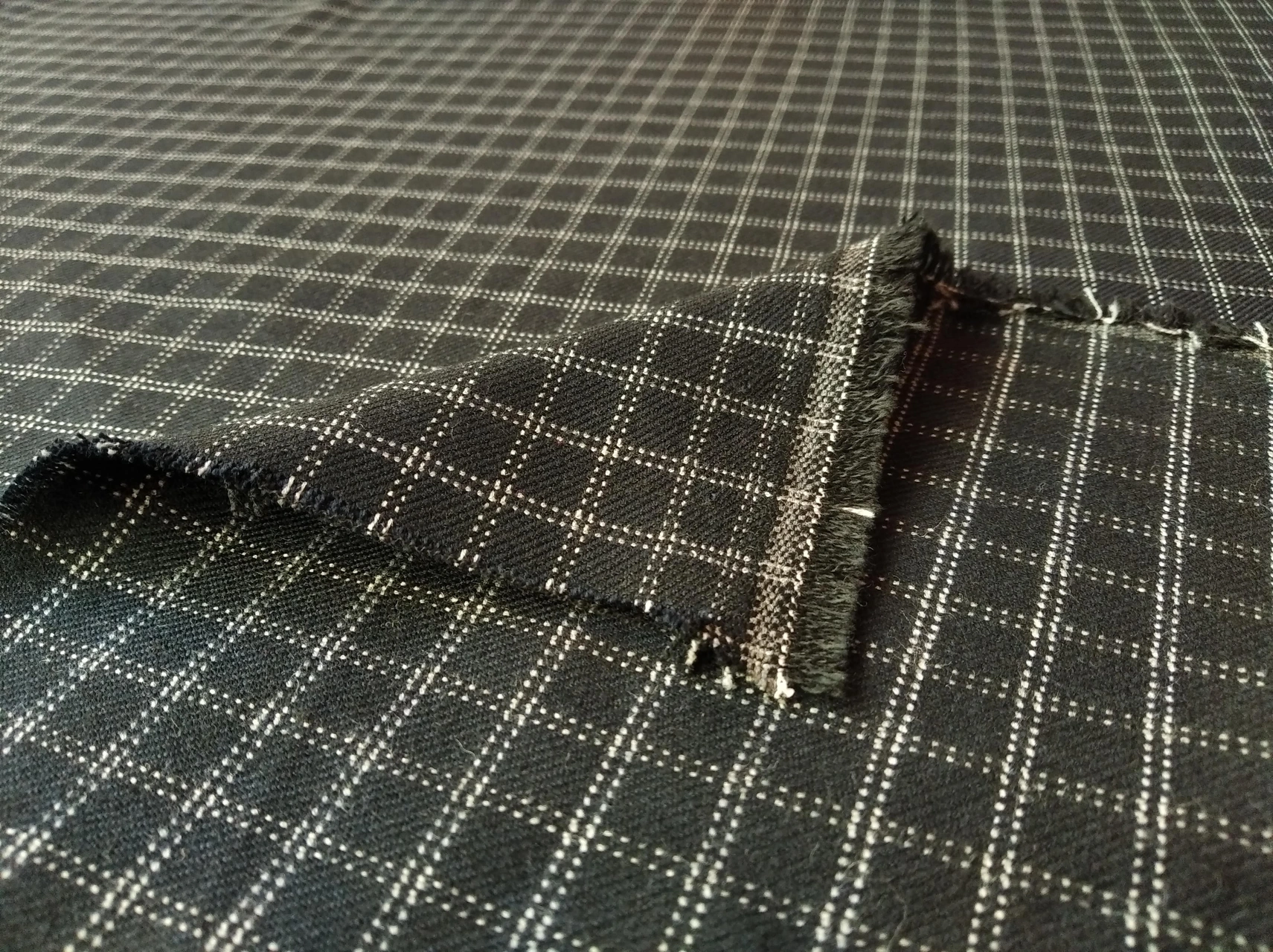 Gabardin Siyah Beyaz Renklerde En 140 Cm X Boy 195 Cm -3644
