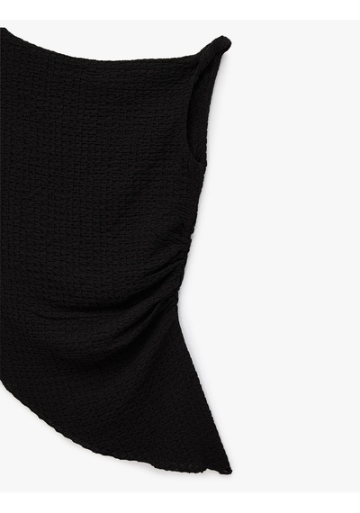 Koton Slim Fit Asimetrik Kesim Omzu Açık Bürümcük Kumaş Kolsuz Bluz Siyah 6sal30192ık