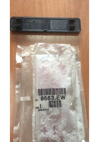 8663ew Ön Kapı Çıtası Üzeri "1.8i 16v" Yazı Cıtroen Xsara-xantia