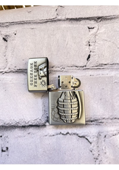 El Bombası Motifli Zippo Model Benzinli Çakmak
