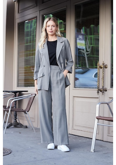Jument Kadın İpeksi Dokulu Modal Kumaş Yakalı Cep Kapaklı Oversize Salaş Blazer Ceket-antrasit Jument Kadın İpeksi Dokulu Modal Kumaş Yakalı Cep Kapaklı Oversize Salaş Blazer Ceket-antrasit