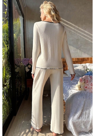 İkikareshop Kadın Beyaz Örme Kumaş V Yaka Düğmeli Rahat Şık Pijama Takımı Çok Renkli