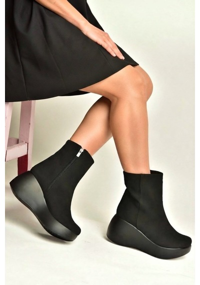 Fox Shoes Z946051902 Siyah Süet Dolgu Tabanlı Kadın Bot