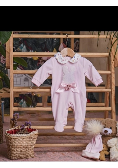 Lamato Baby Süzine Tavşan Nakışlı Şapkalı Kadife Bebe Kız Tulum Pembe