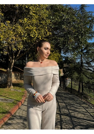 Ramımse Kadın Uzun Kollu Madonna Yaka Şardonlu Kaşkorse Tulum Bej