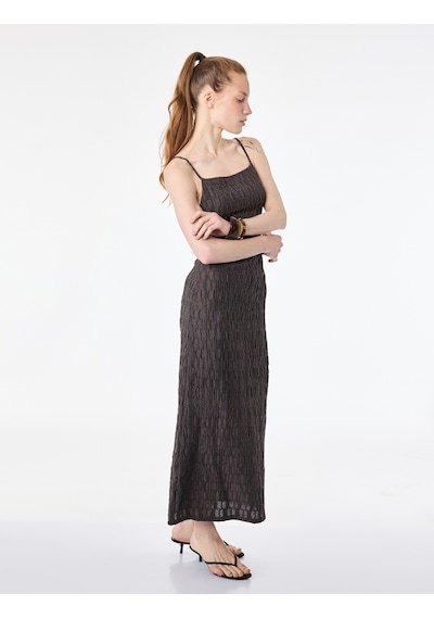 Koton Bürümcük Kumaş Dokulu Yırtmaç Detaylı Kare Yaka Slim Fit Askılı Midi Elbise Kahverengi 6sak80332ek Kahve Koton Bürümcük Kumaş Dokulu Yırtmaç Detaylı Kare Yaka Slim Fit Askılı Midi Elbise Kahverengi 6sak80332ek Kahve