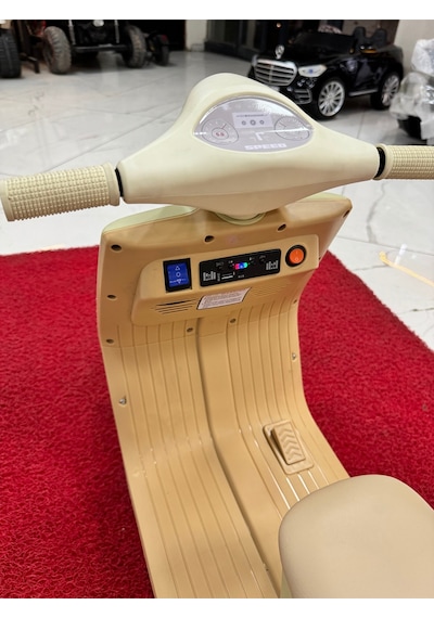 Oyuncaksepeti Vespa Akülü Motor 12 Volt 2-5 Yaş Krem