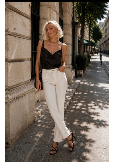 Efortless Chic Saten Degaje Yaka Askılı Bluz siyah