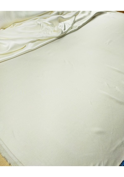 Kırık Beyaz Renkte Saten Kumaş En 130 Cm X Boy 120 Cm -10388 Beyaz