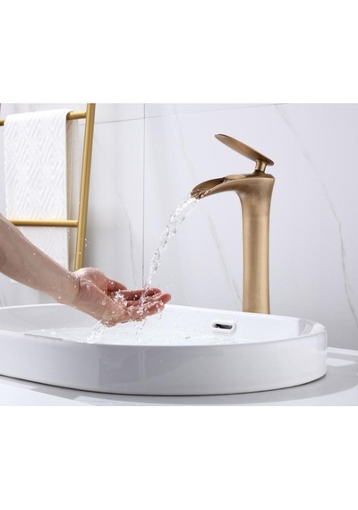 İsaoğlu Yapı Şelale Lavabo Bataryası Mat Gold Lavabo Bataryası Şelale Akışlı Musluk Mat Altın Gold