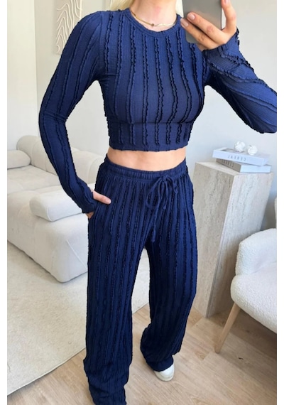 Trend Alisse Lacivert Kışlık Premium Fitilli Parmak Geçmeli Crop Bluz Bol Paça Pantolon Takımı Trend Alisse Lacivert Kışlık Premium Fitilli Parmak Geçmeli Crop Bluz Bol Paça Pantolon Takımı