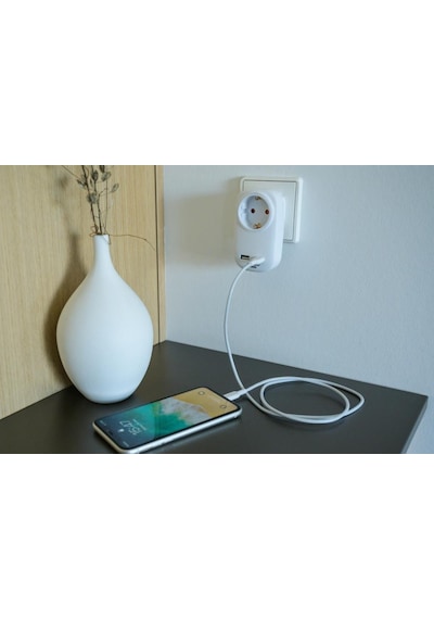 Brennenstuhl Premium Serisi Tek Soketli 18w Hızlı Şarj Özellikli 1 Typ-c + 1 Usb' Li Şarj Korumalı Priz