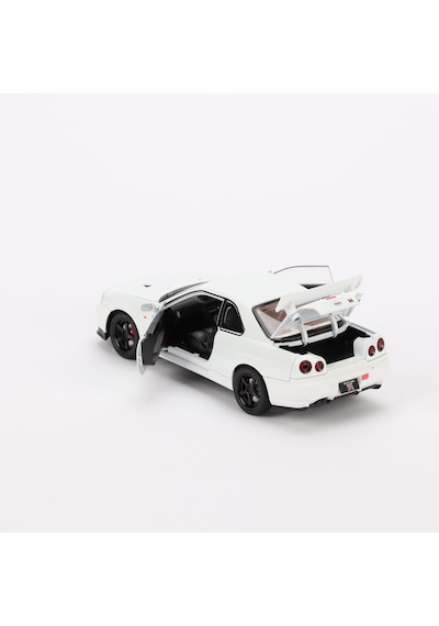 1:24 Ölçek Sesli Işıklı 4 Kapısı Kaput Ve Bagajı Açılan Stantlı Model Araç Gtr Beyaz