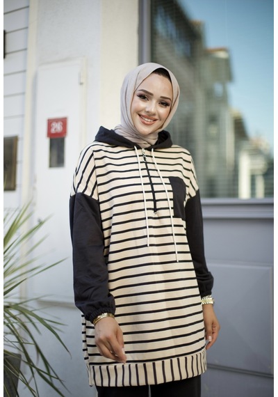 Hira Life Fashion Moda Efsa Tesettür Giyim Kapüşonlu Ve Önü Yarım Fermuarlı Çizgili 2 İplik Pantalon İle Tunik Takım Siyah Siyah Hira Life Fashion Moda Efsa Tesettür Giyim Kapüşonlu Ve Önü Yarım Fermuarlı Çizgili 2 İplik Pantalon İle Tunik Takım Siyah Siyah