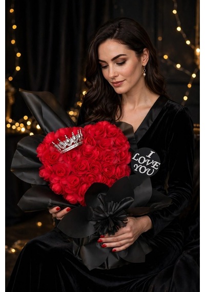 Couronne D'amour Kırmızı Saten Gül Kalp Buket Gümüş Taçlı I Love You - El Yapımı Yapay Çiçek Kırmızı Siyah