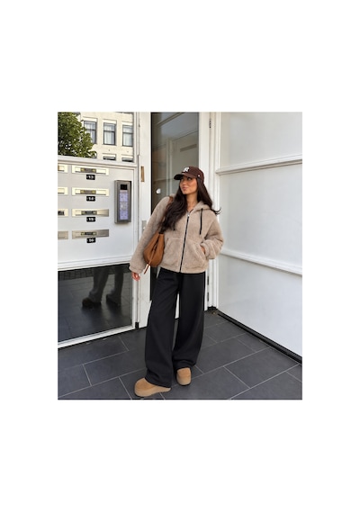 Nilza Kadın Teddy Peluş Ceket Kapüşonlu Fermuarlı Cepli Oversize Sweatshirt Bej