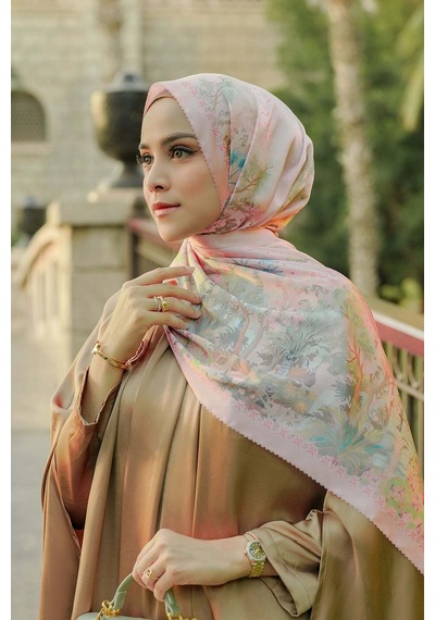 Buttonscarves Al Qasr Saten Şal - Lotus Pembe