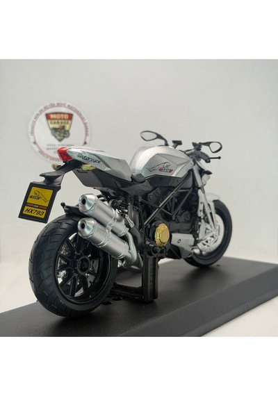 Ducati Streetfighter 1:12 Ölçekli Giant Model Motosiklet - Oyuncak Ve Koleksiyonluk