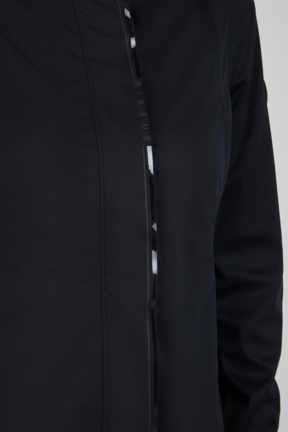 Pikeur Softshell Rainjacket 7047 Su Geçirmez Kapüşonlu Kadın Yağmurluk Siyah