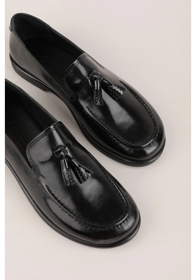 Gondol Kadın Siyah Metal Aksesuarlı Hakiki Deri Loafer Ayakkabı Hl.33300 Siyah Rugan Gondol Kadın Siyah Metal Aksesuarlı Hakiki Deri Loafer Ayakkabı Hl.33300 Siyah Rugan